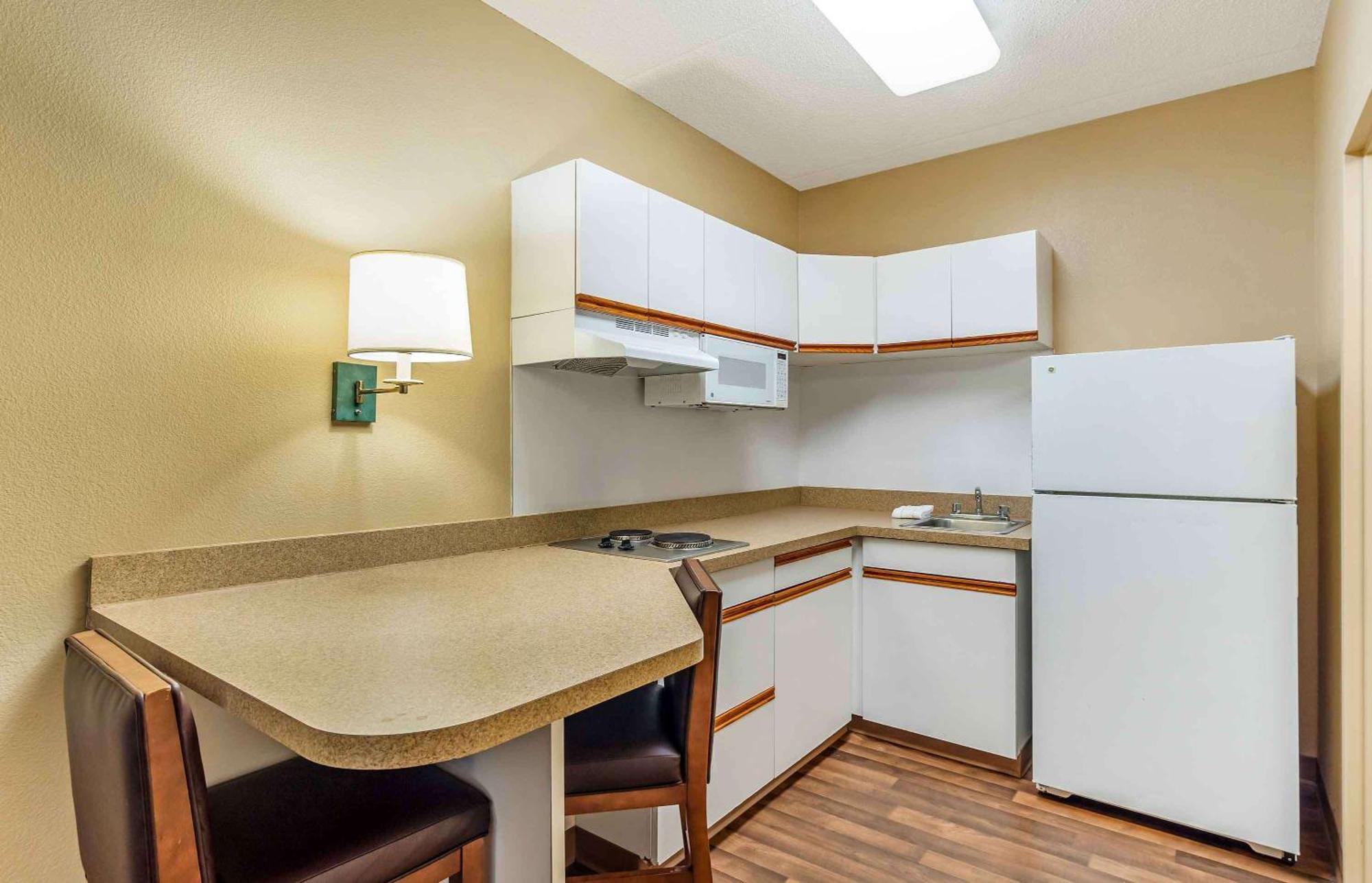 Extended Stay America Select Suites - Chicago - Vernon Hills - Lincolnshire Mettawa Exterior photo
