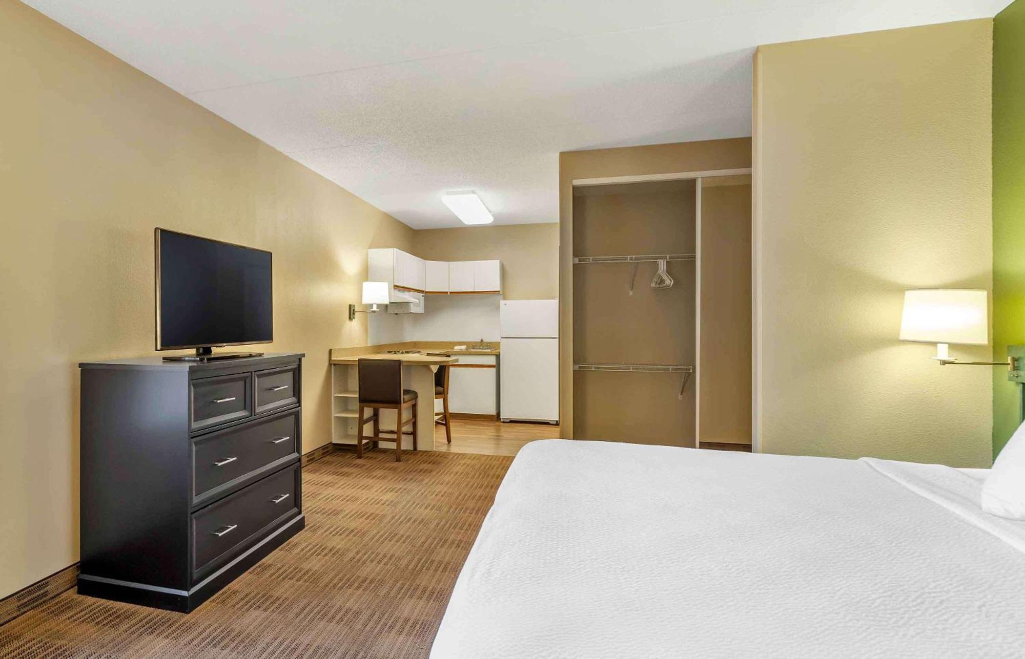 Extended Stay America Select Suites - Chicago - Vernon Hills - Lincolnshire Mettawa Exterior photo