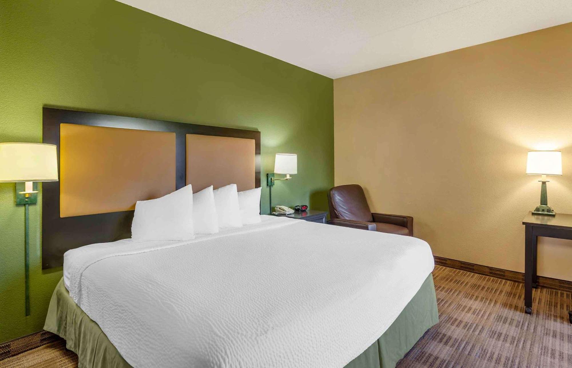 Extended Stay America Select Suites - Chicago - Vernon Hills - Lincolnshire Mettawa Exterior photo