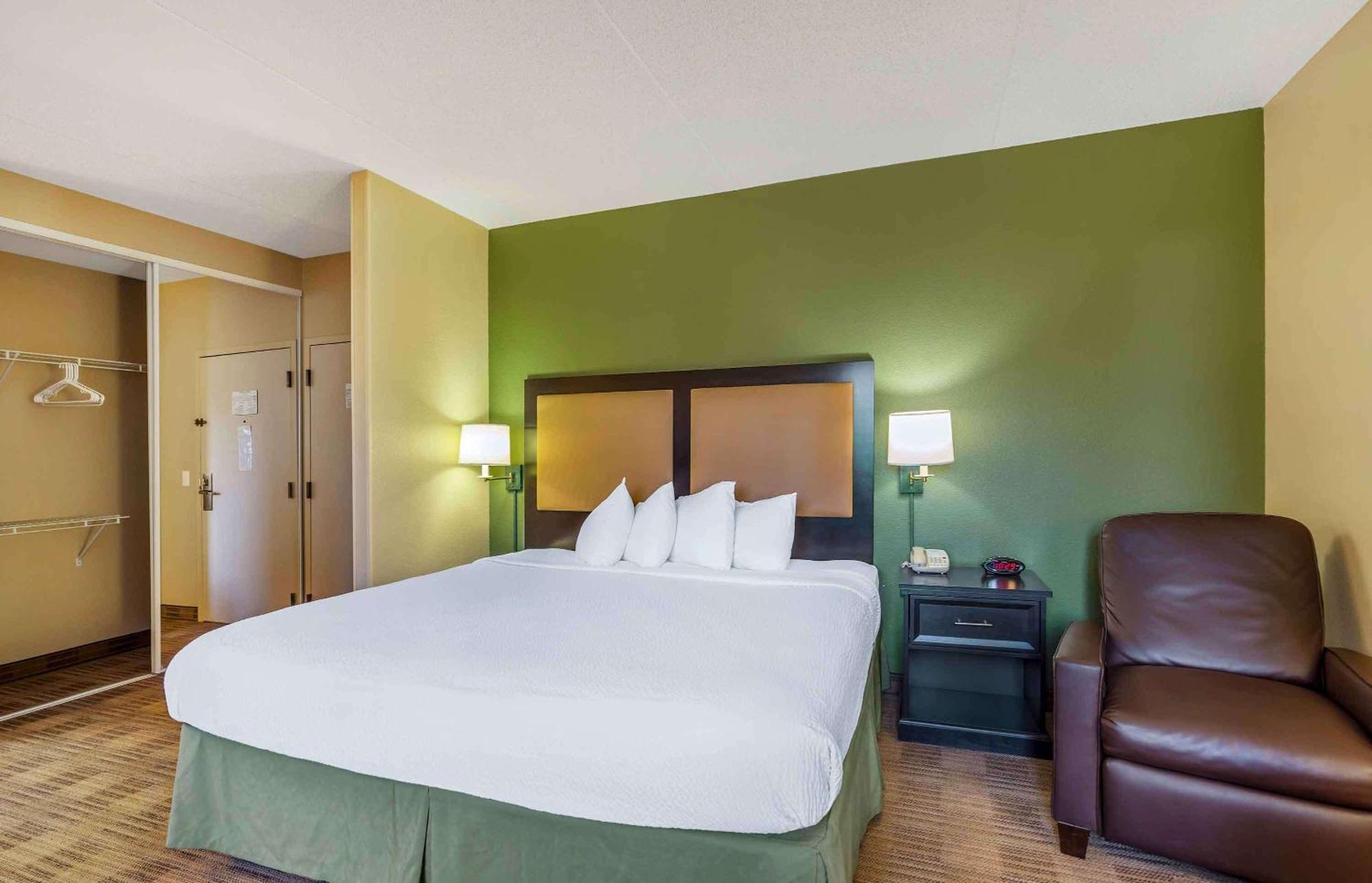 Extended Stay America Select Suites - Chicago - Vernon Hills - Lincolnshire Mettawa Exterior photo